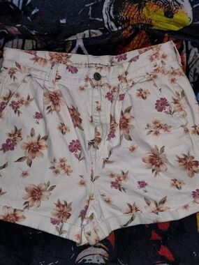 American Eagle Floral Shorts